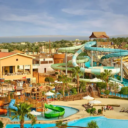 Coral Sea Aqua Club Resort