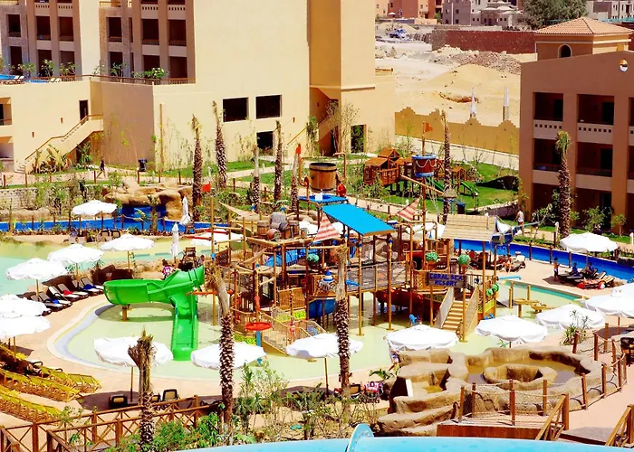 Coral Sea Aqua Club 4*