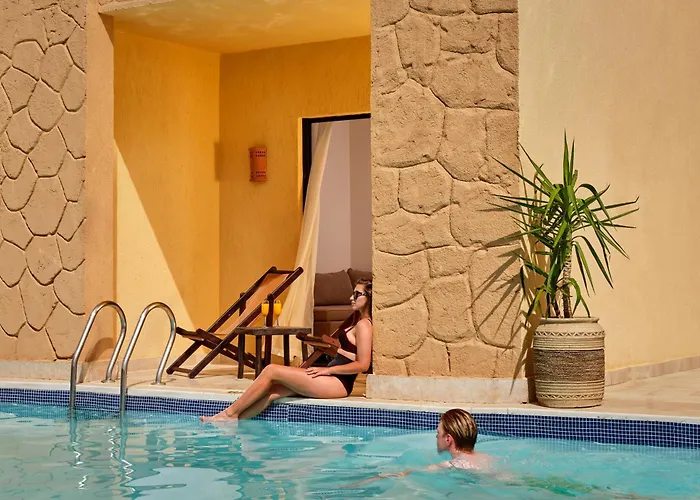 Hotel Coral Sea Aqua Club