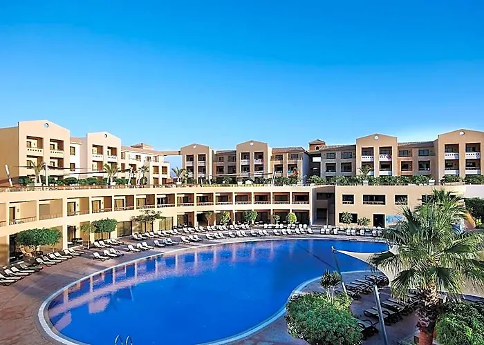 מלון Coral Sea Aqua Club 4*