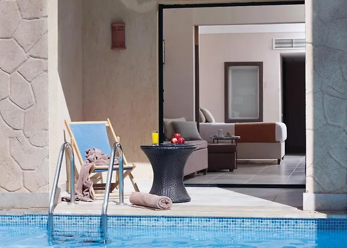 Coral Sea Aqua Club Hotel 4*
